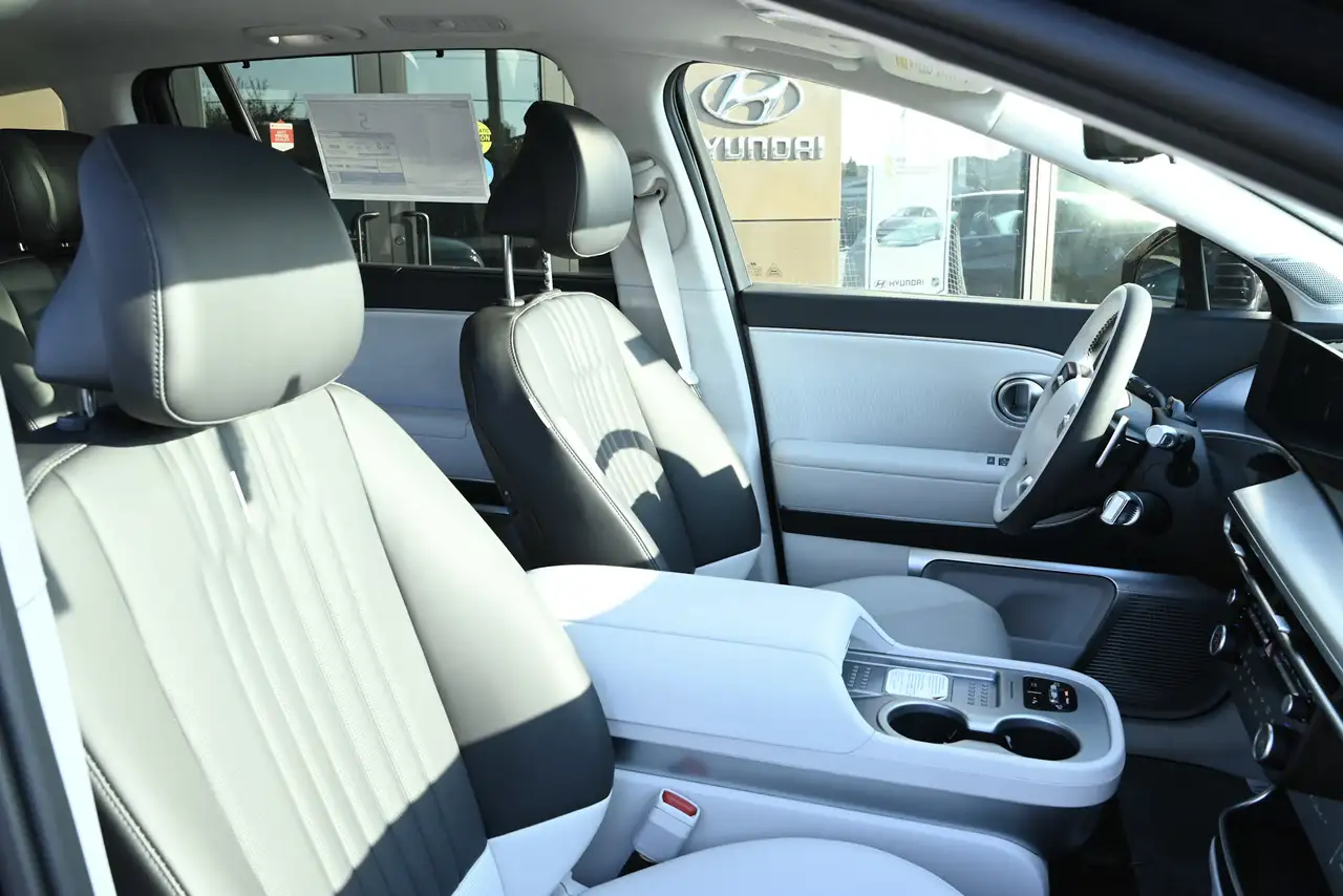 Hyundai IONIQ 9 photo Hyundai IONIQ 9
