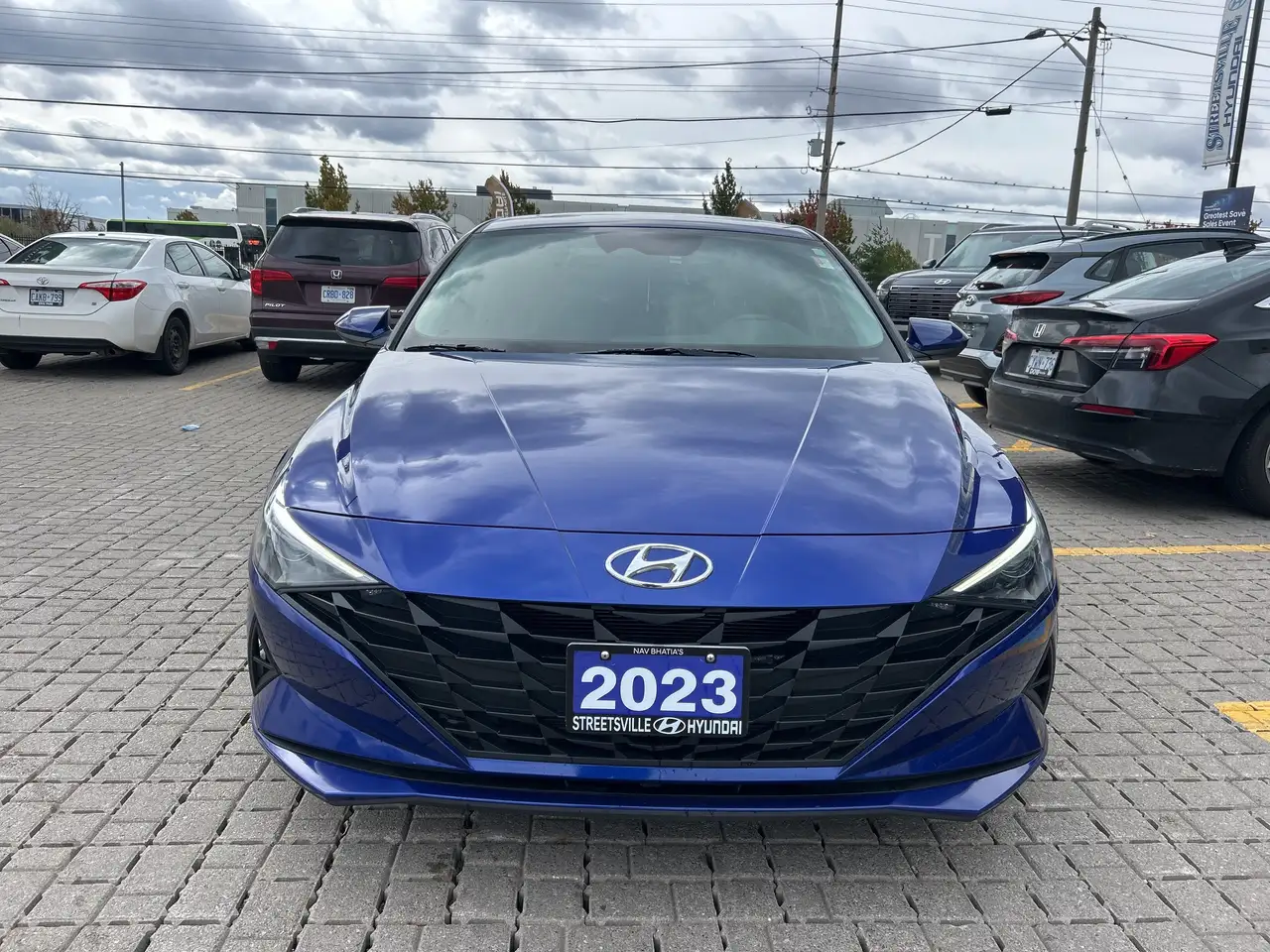 Hyundai ELANTRA photo Hyundai ELANTRA