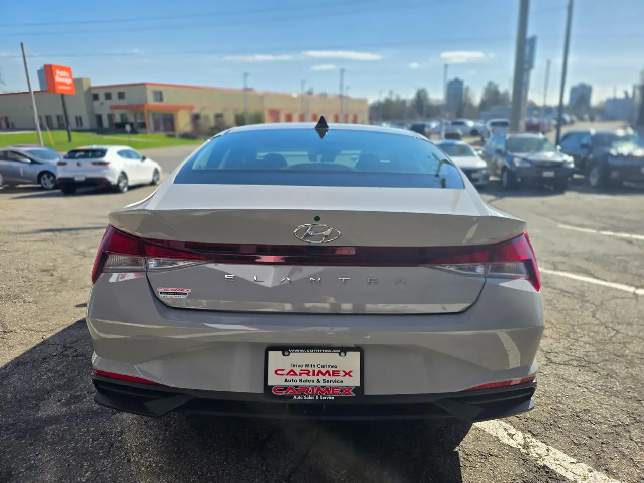 Hyundai ELANTRA photo Hyundai ELANTRA