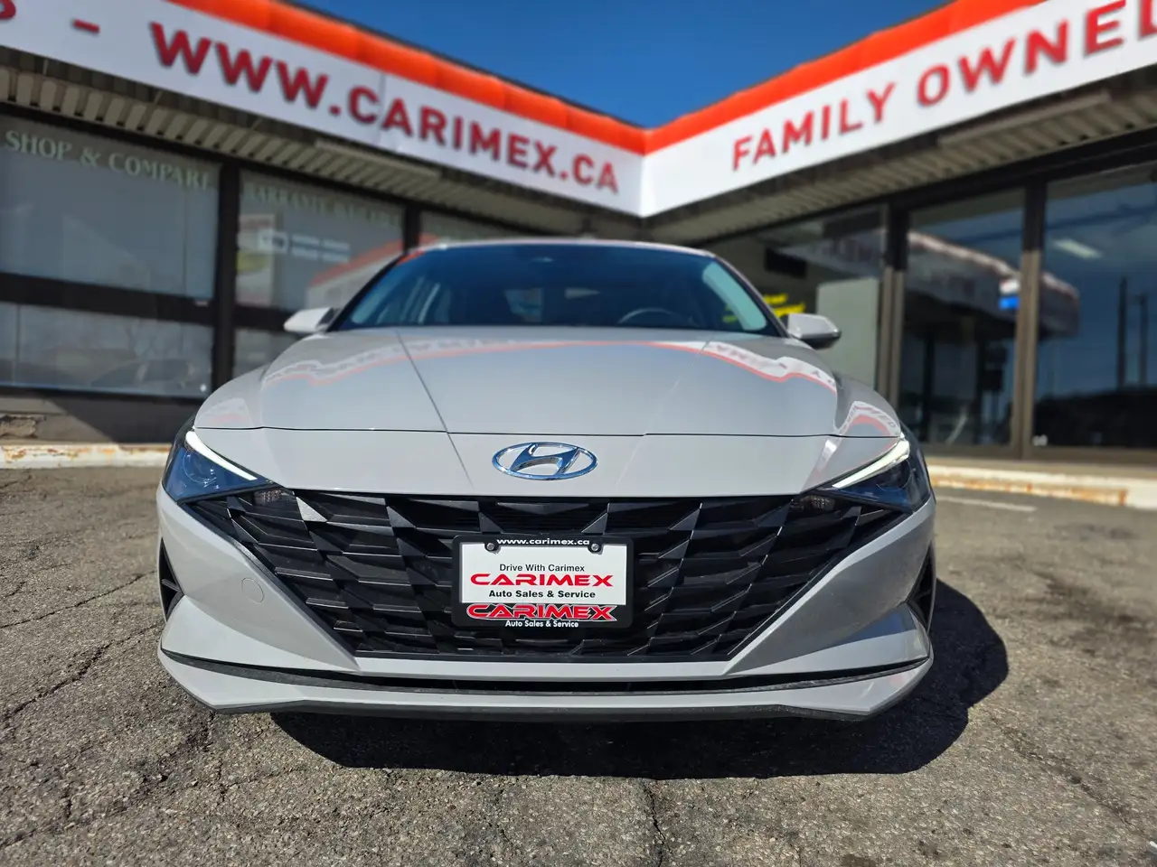 Hyundai ELANTRA photo Hyundai ELANTRA