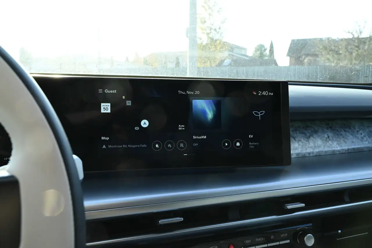 Hyundai IONIQ 9 photo Hyundai IONIQ 9