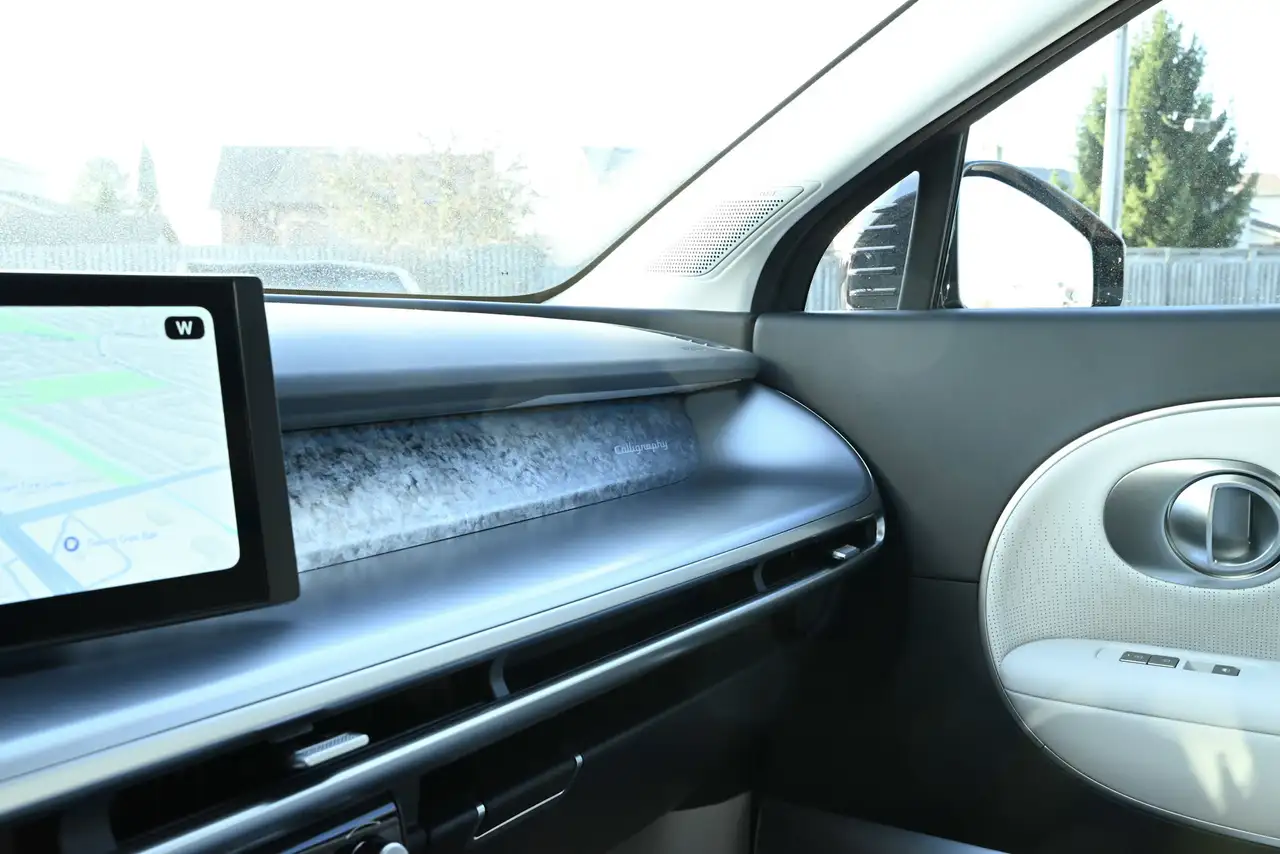 Hyundai IONIQ 9 photo Hyundai IONIQ 9