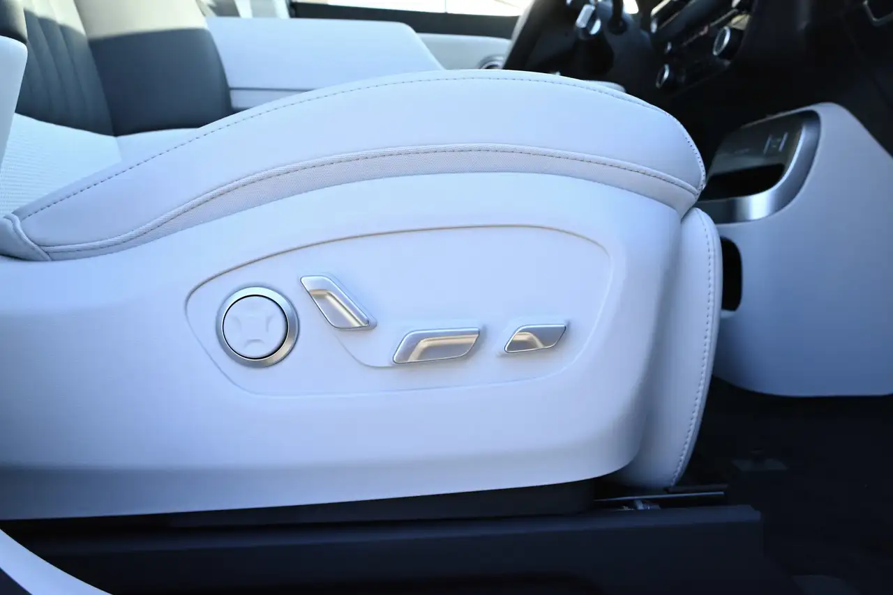 Hyundai IONIQ 9 photo Hyundai IONIQ 9