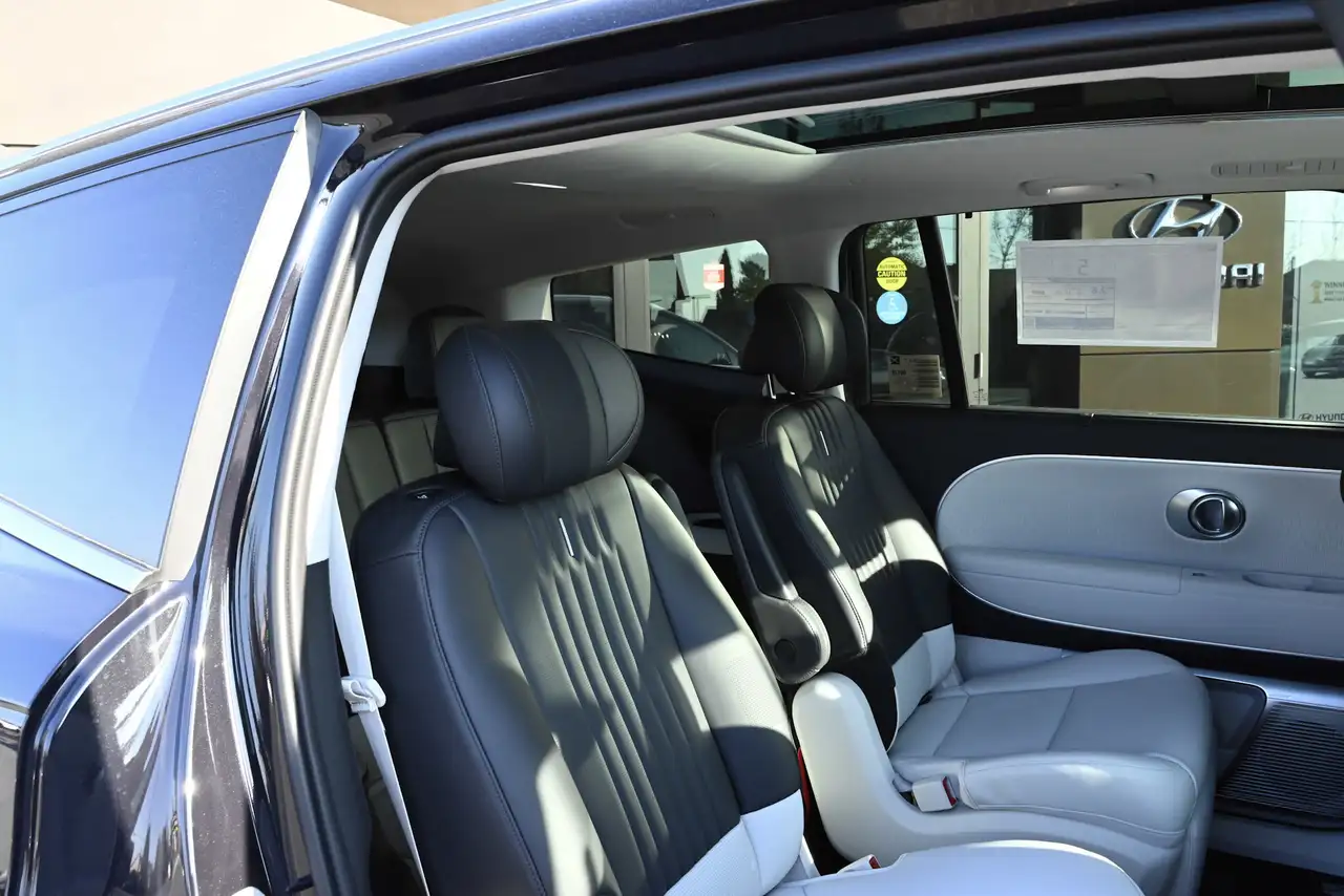 Hyundai IONIQ 9 photo Hyundai IONIQ 9