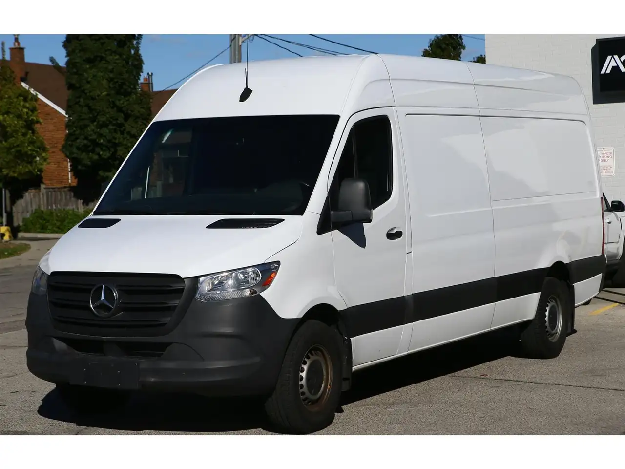 Mercedes-Benz Sprinter photo Mercedes-Benz Sprinter