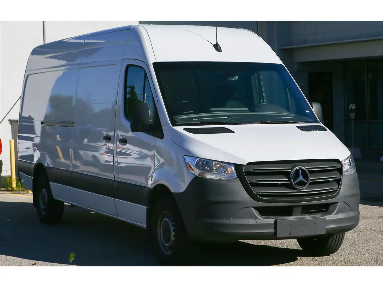 Mercedes-Benz Sprinter photo Mercedes-Benz Sprinter