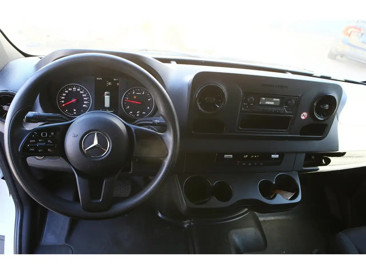 Mercedes-Benz Sprinter photo Mercedes-Benz Sprinter