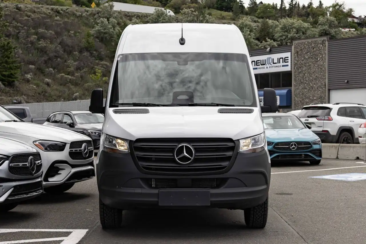 Mercedes-Benz Sprinter снимка Mercedes-Benz Sprinter