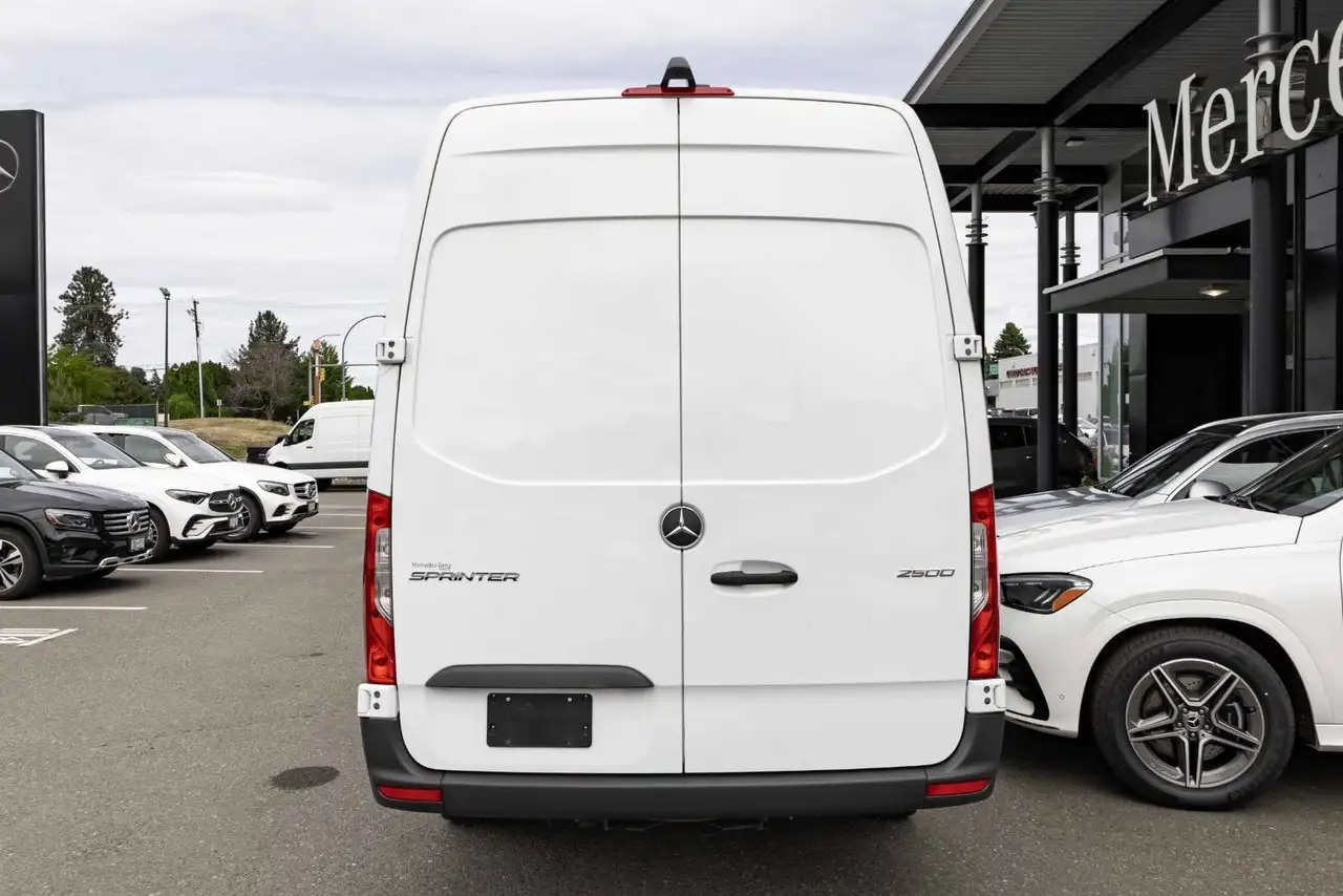 Mercedes-Benz Sprinter снимка Mercedes-Benz Sprinter