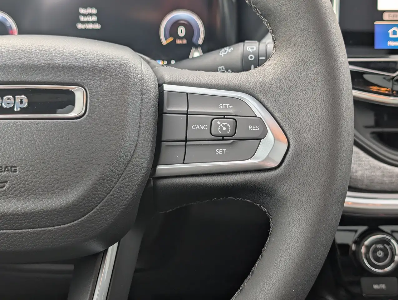 Jeep Compass photo Jeep Compass