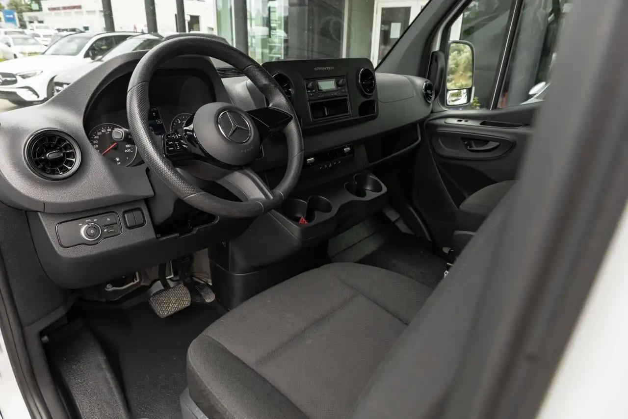 Mercedes-Benz Sprinter снимка Mercedes-Benz Sprinter