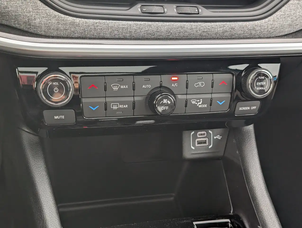 Jeep Compass photo Jeep Compass
