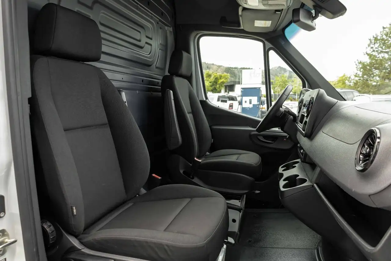 Mercedes-Benz Sprinter снимка Mercedes-Benz Sprinter