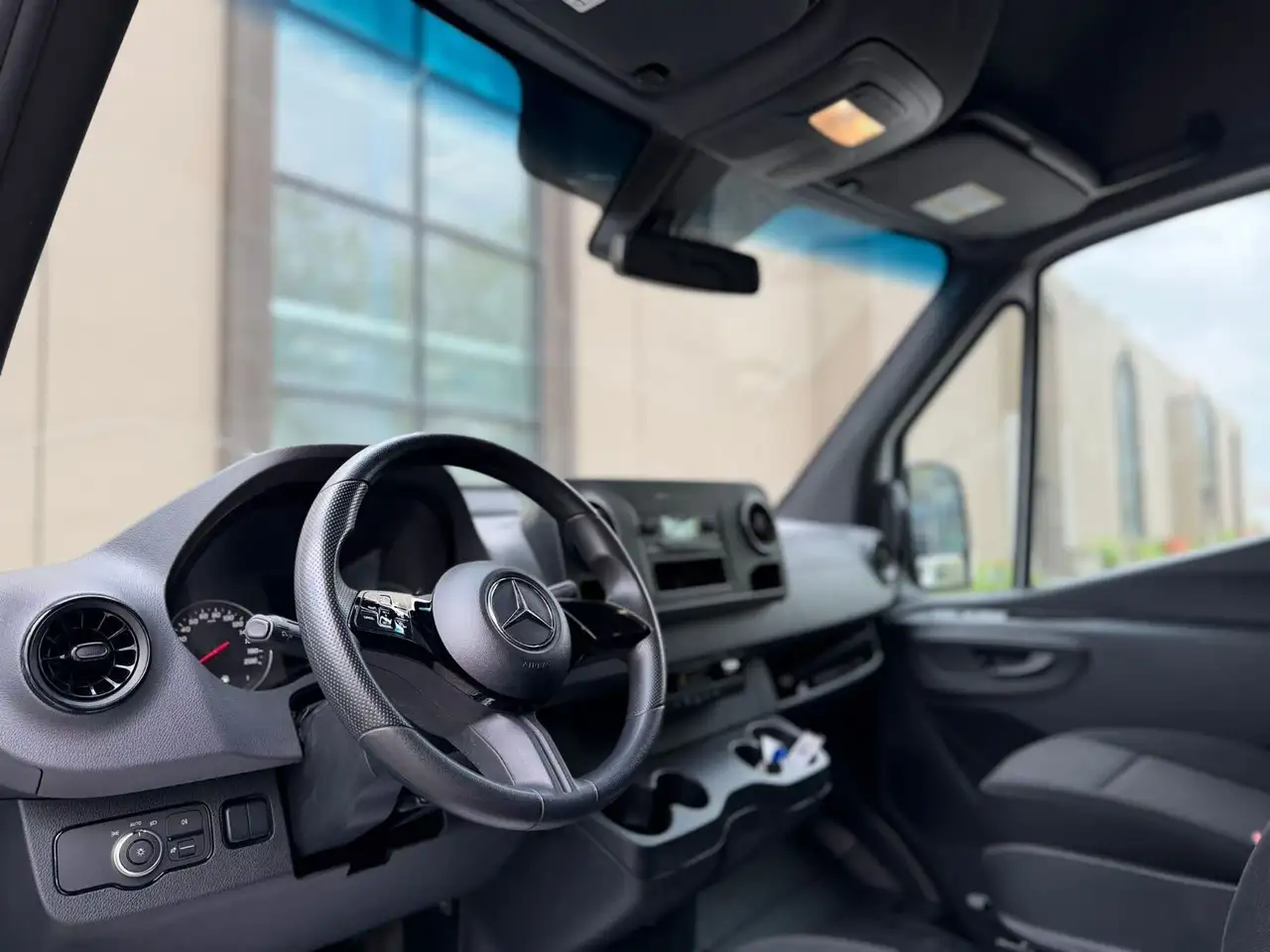 Mercedes-Benz Sprinter снимка Mercedes-Benz Sprinter