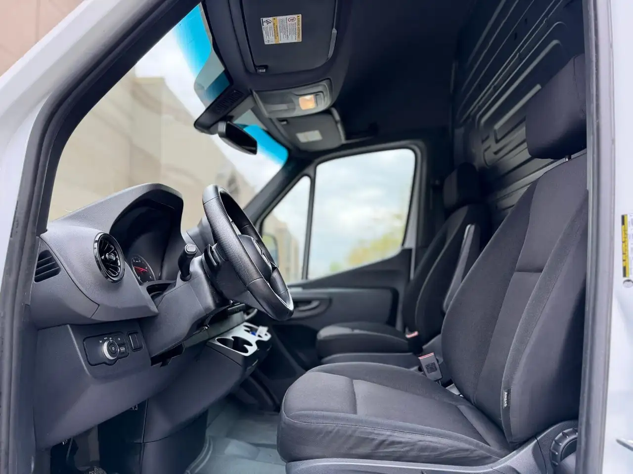 Mercedes-Benz Sprinter снимка Mercedes-Benz Sprinter