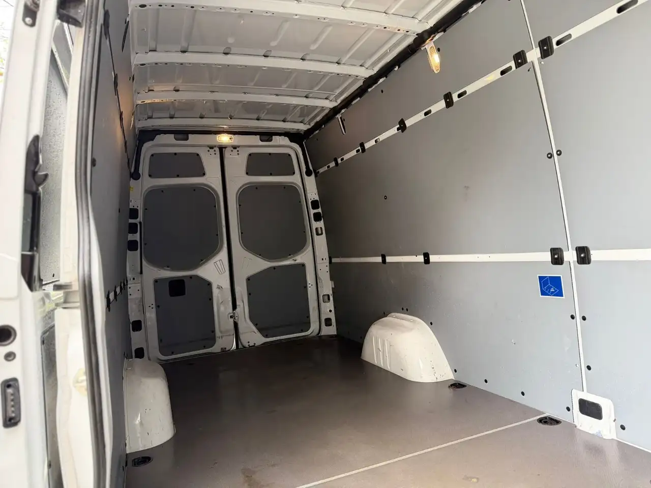 Mercedes-Benz Sprinter снимка Mercedes-Benz Sprinter