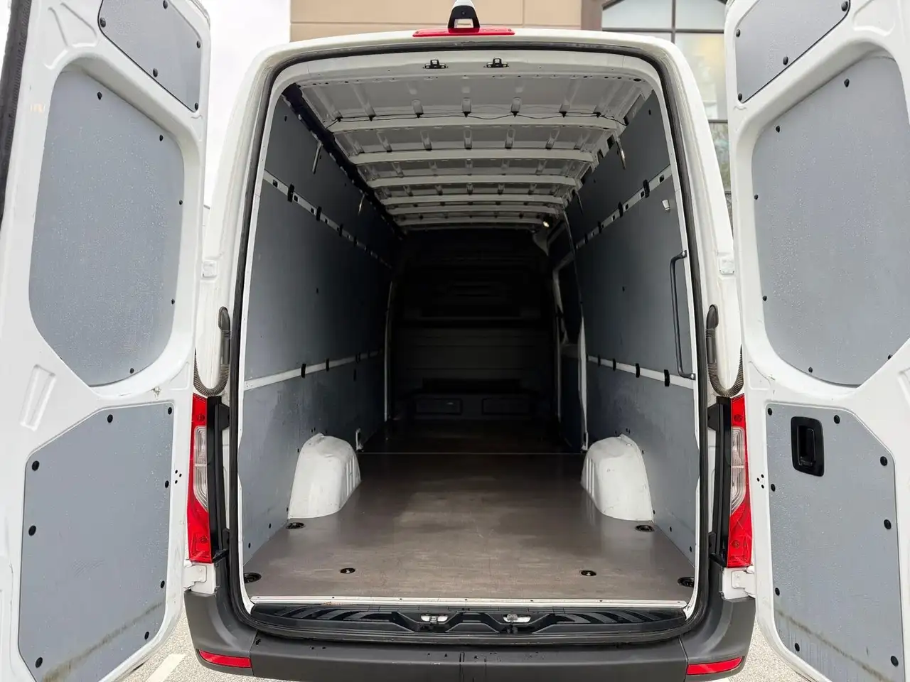 Mercedes-Benz Sprinter снимка Mercedes-Benz Sprinter