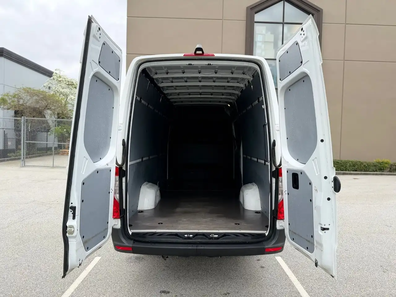 Mercedes-Benz Sprinter снимка Mercedes-Benz Sprinter