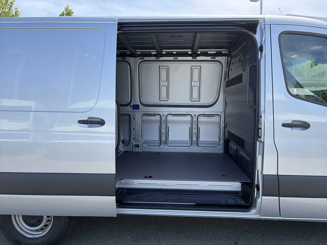 Mercedes-Benz Sprinter photo Mercedes-Benz Sprinter