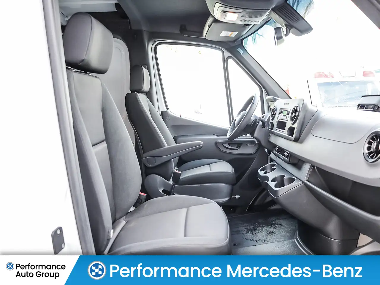 Mercedes-Benz Sprinter снимка Mercedes-Benz Sprinter