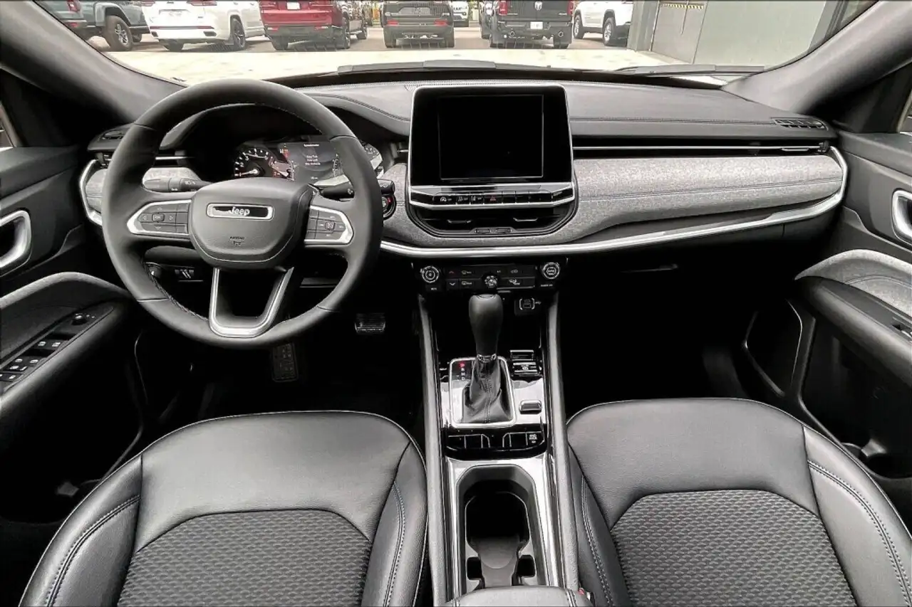 Jeep Compass photo Jeep Compass