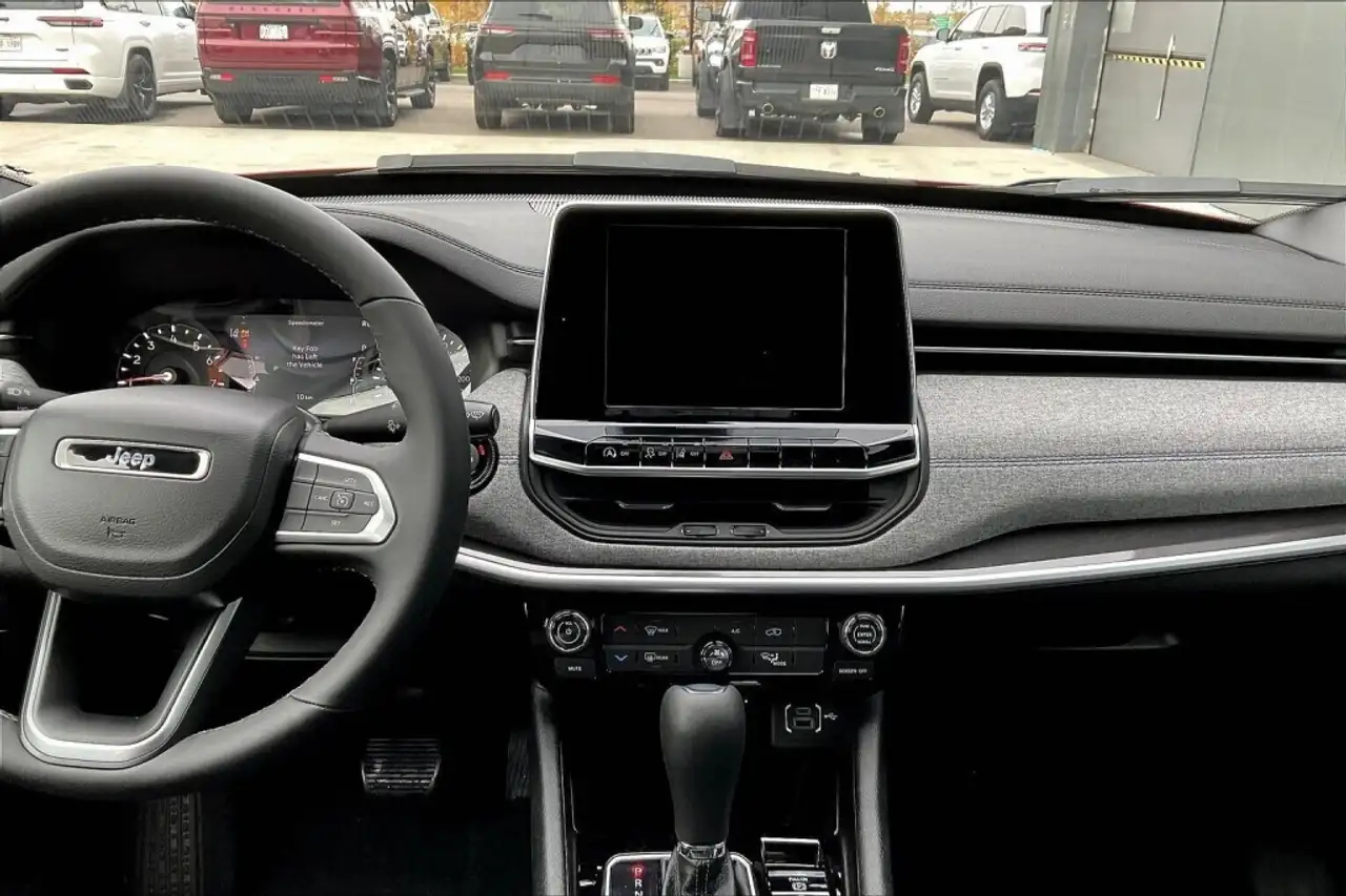 Jeep Compass photo Jeep Compass