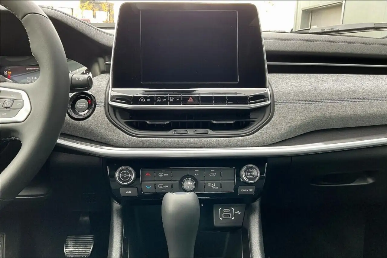 Jeep Compass photo Jeep Compass