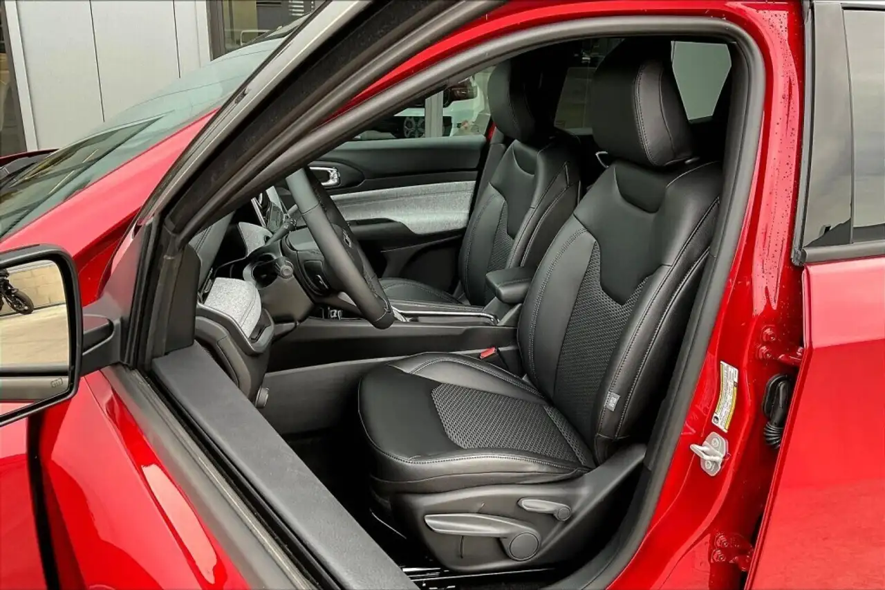 Jeep Compass photo Jeep Compass