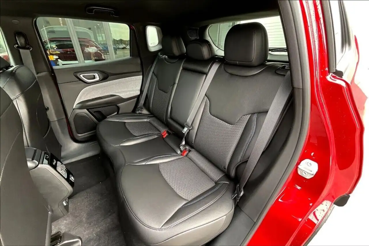 Jeep Compass photo Jeep Compass