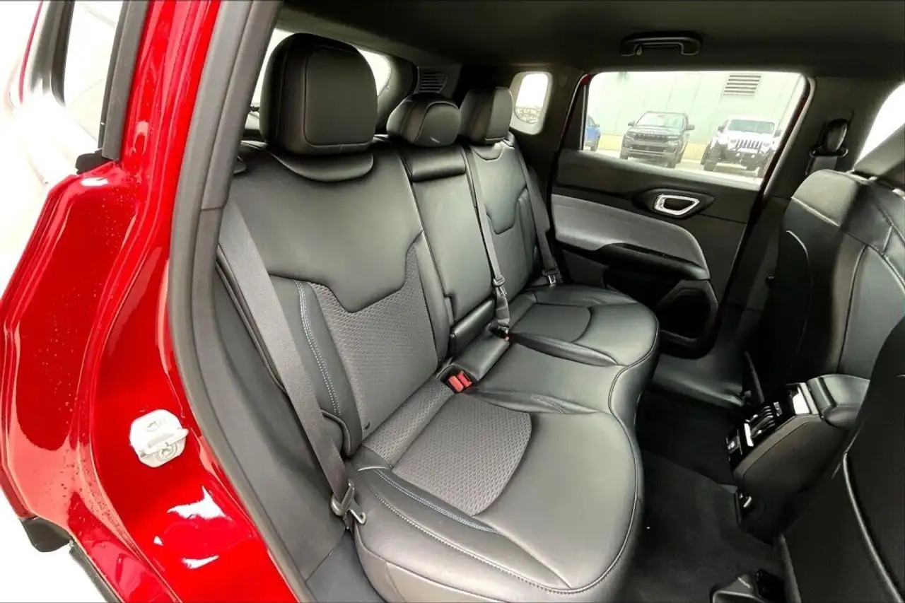 Jeep Compass photo Jeep Compass