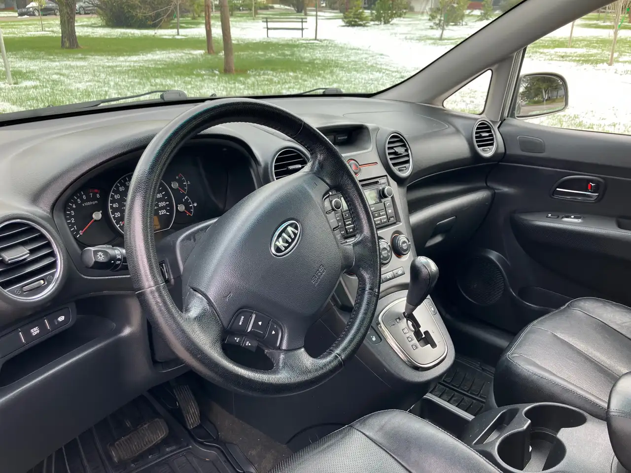 Kia Rondo photo Kia Rondo