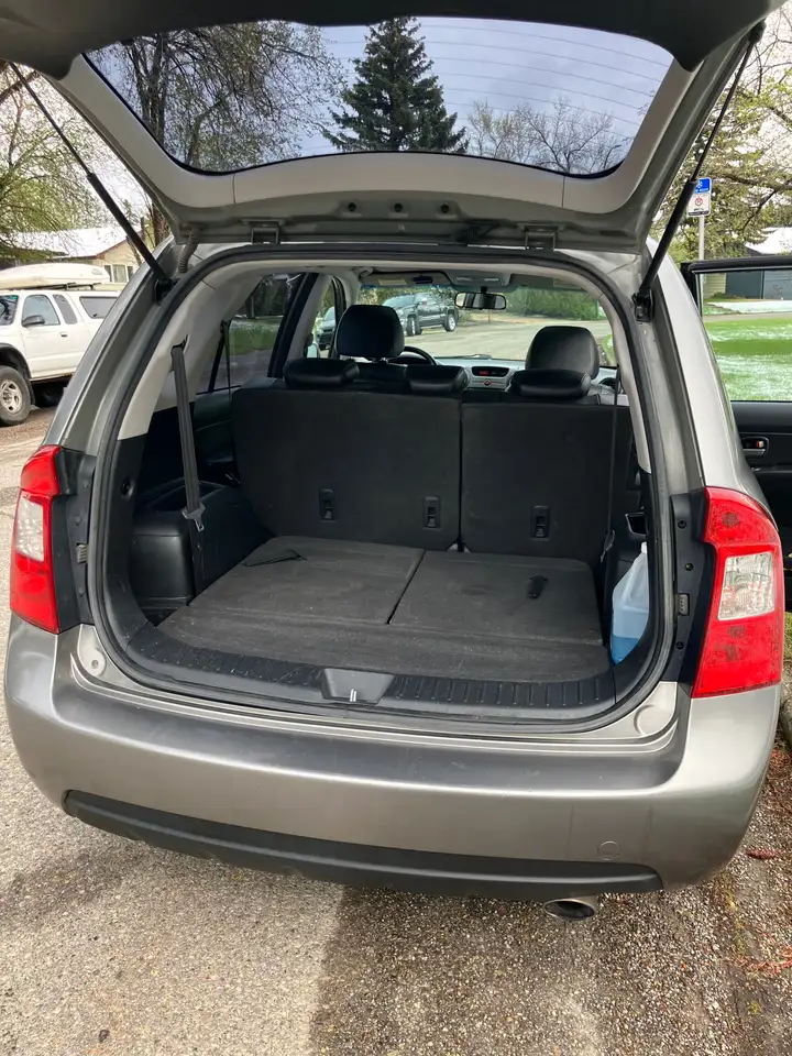 Kia Rondo photo Kia Rondo