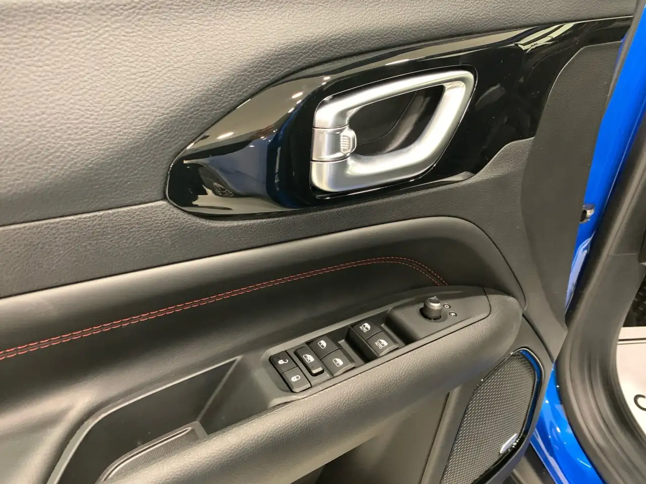 Jeep Compass photo Jeep Compass