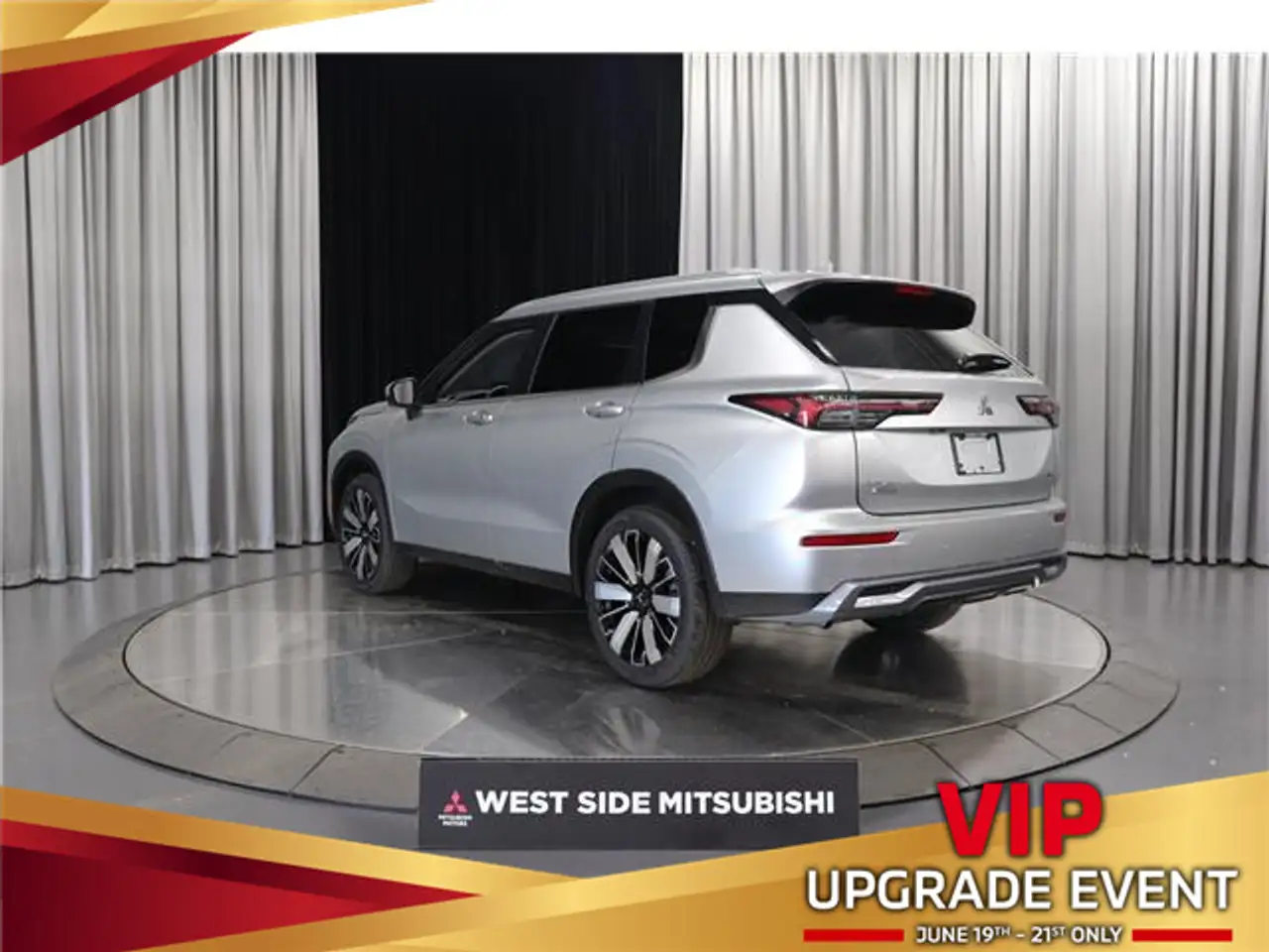 Mitsubishi Outlander photo Mitsubishi Outlander