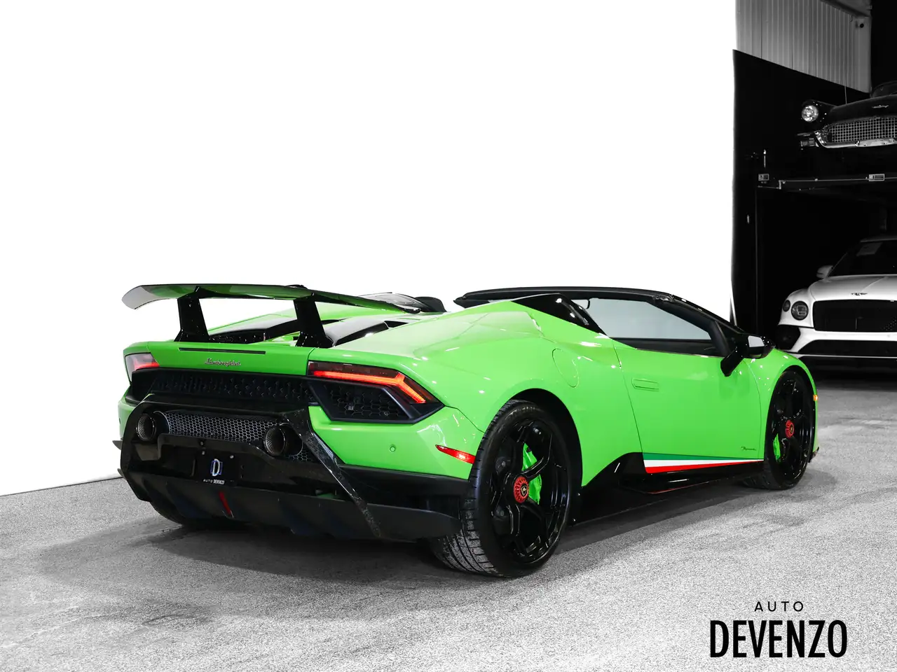 Lamborghini Huracán photo Lamborghini Huracán