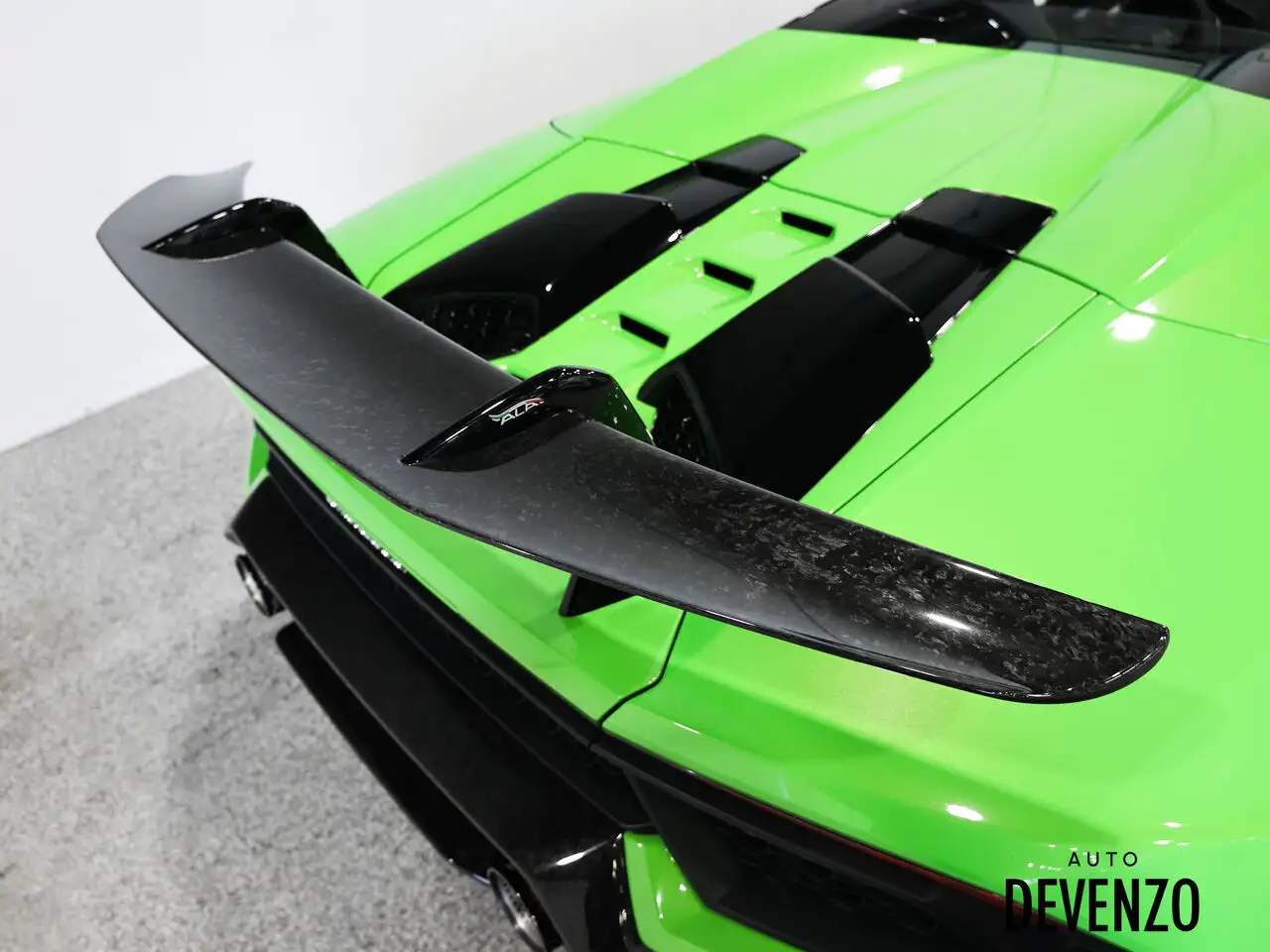 Lamborghini Huracán photo Lamborghini Huracán