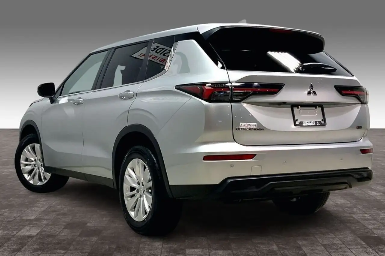 Mitsubishi Outlander снимка Mitsubishi Outlander