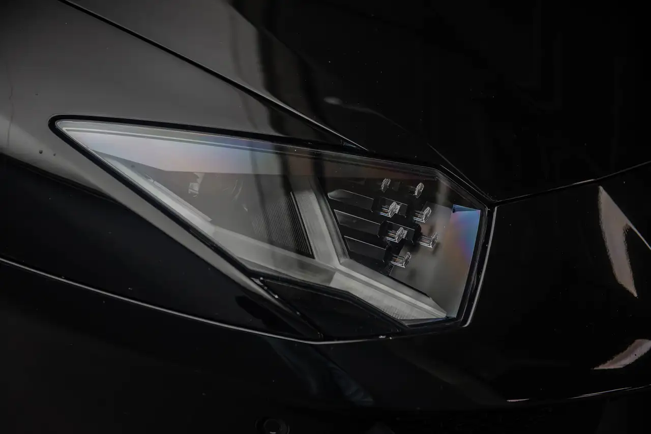 Lamborghini Aventador снимка Lamborghini Aventador