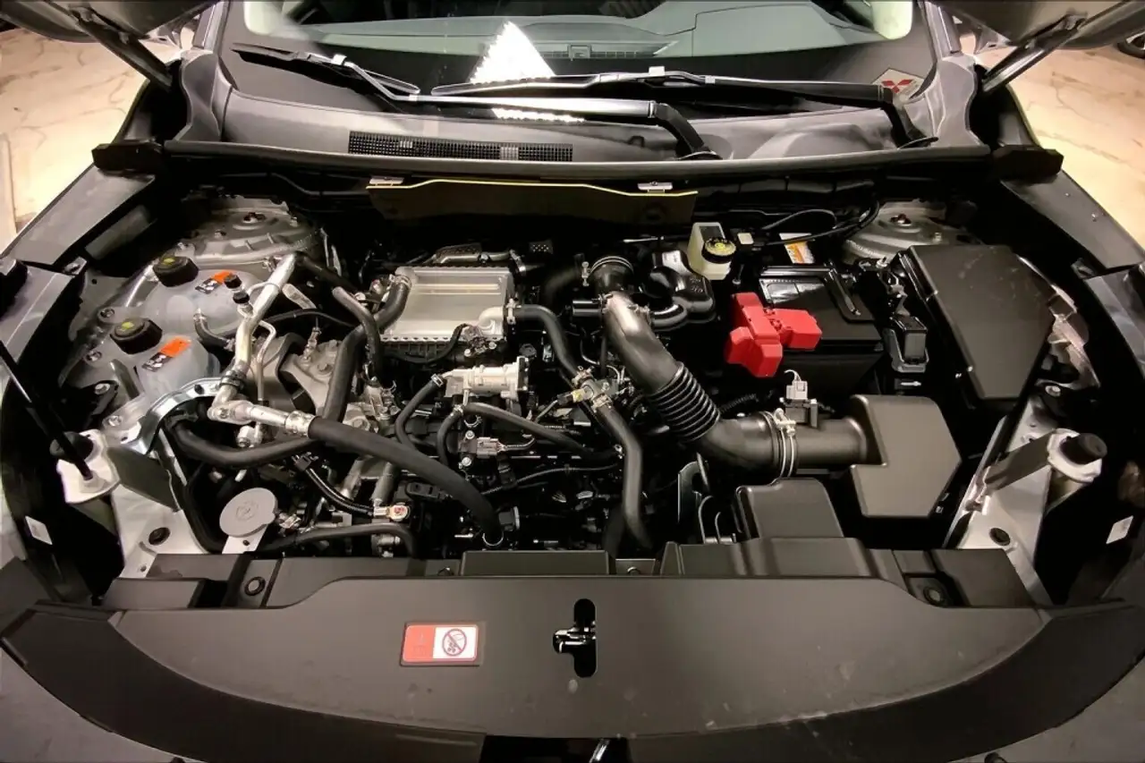 Mitsubishi Outlander снимка Mitsubishi Outlander