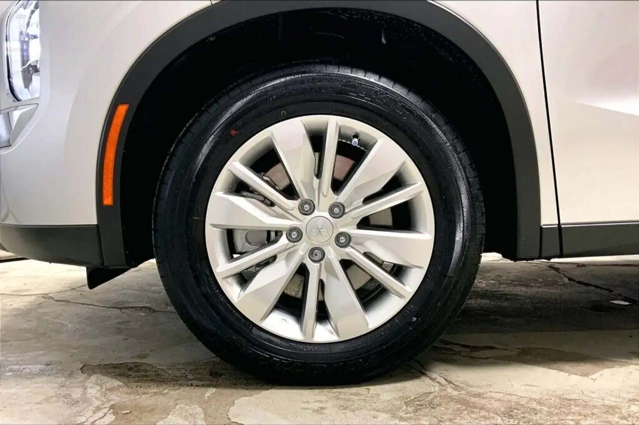 Mitsubishi Outlander снимка Mitsubishi Outlander