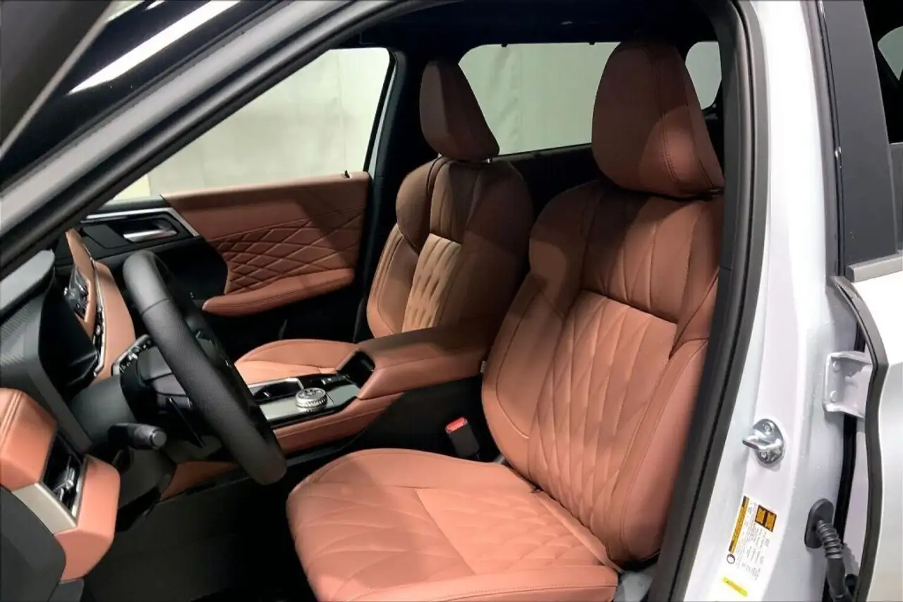 Mitsubishi Outlander photo Mitsubishi Outlander