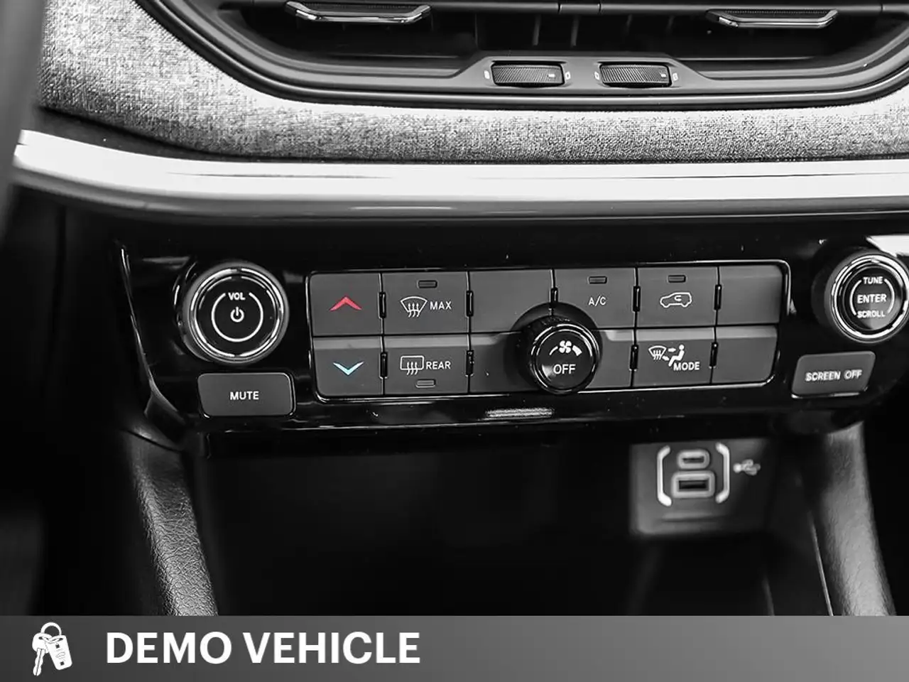 Jeep Compass photo Jeep Compass