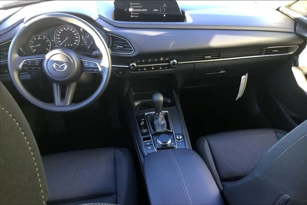 Mazda CX-30 photo Mazda CX-30