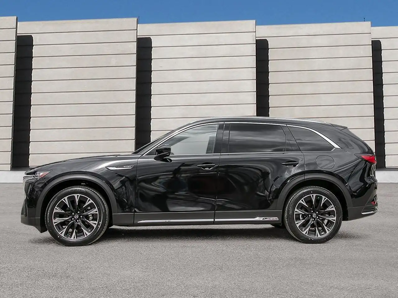 Mazda CX-90 PHEV photo Mazda CX-90 PHEV