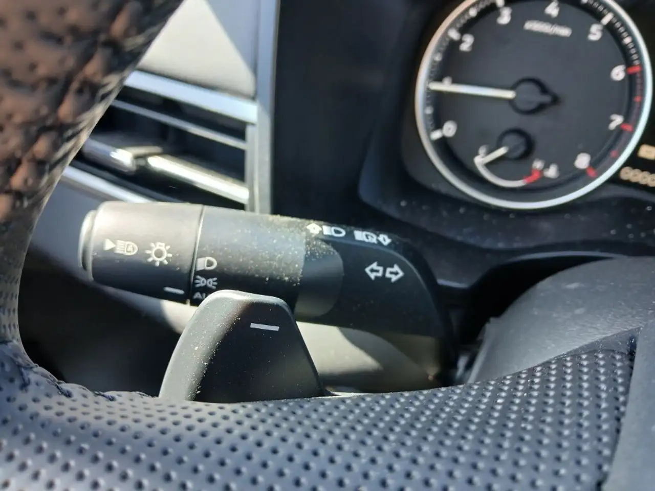 Mitsubishi Outlander снимка Mitsubishi Outlander