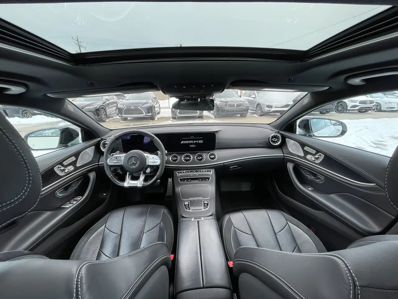 Mercedes-Benz CLS снимка Mercedes-Benz CLS