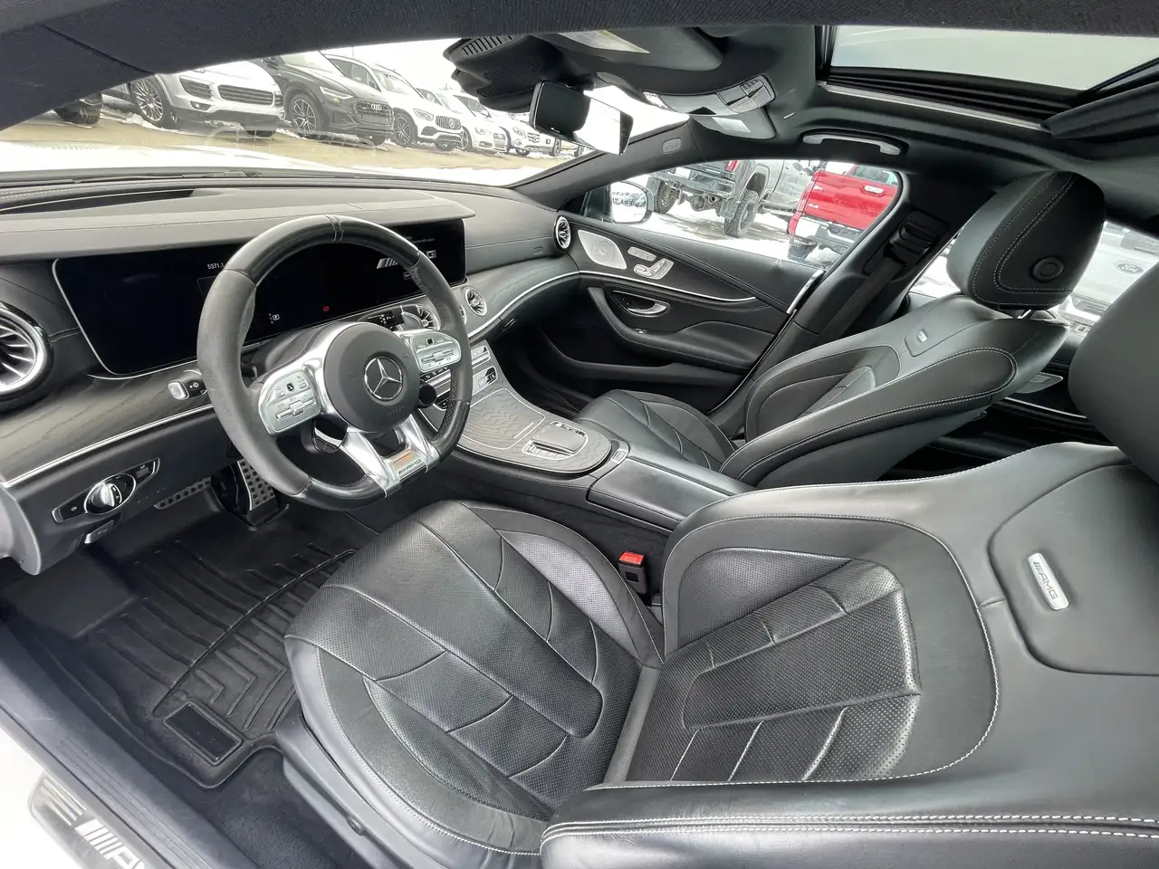 Mercedes-Benz CLS снимка Mercedes-Benz CLS