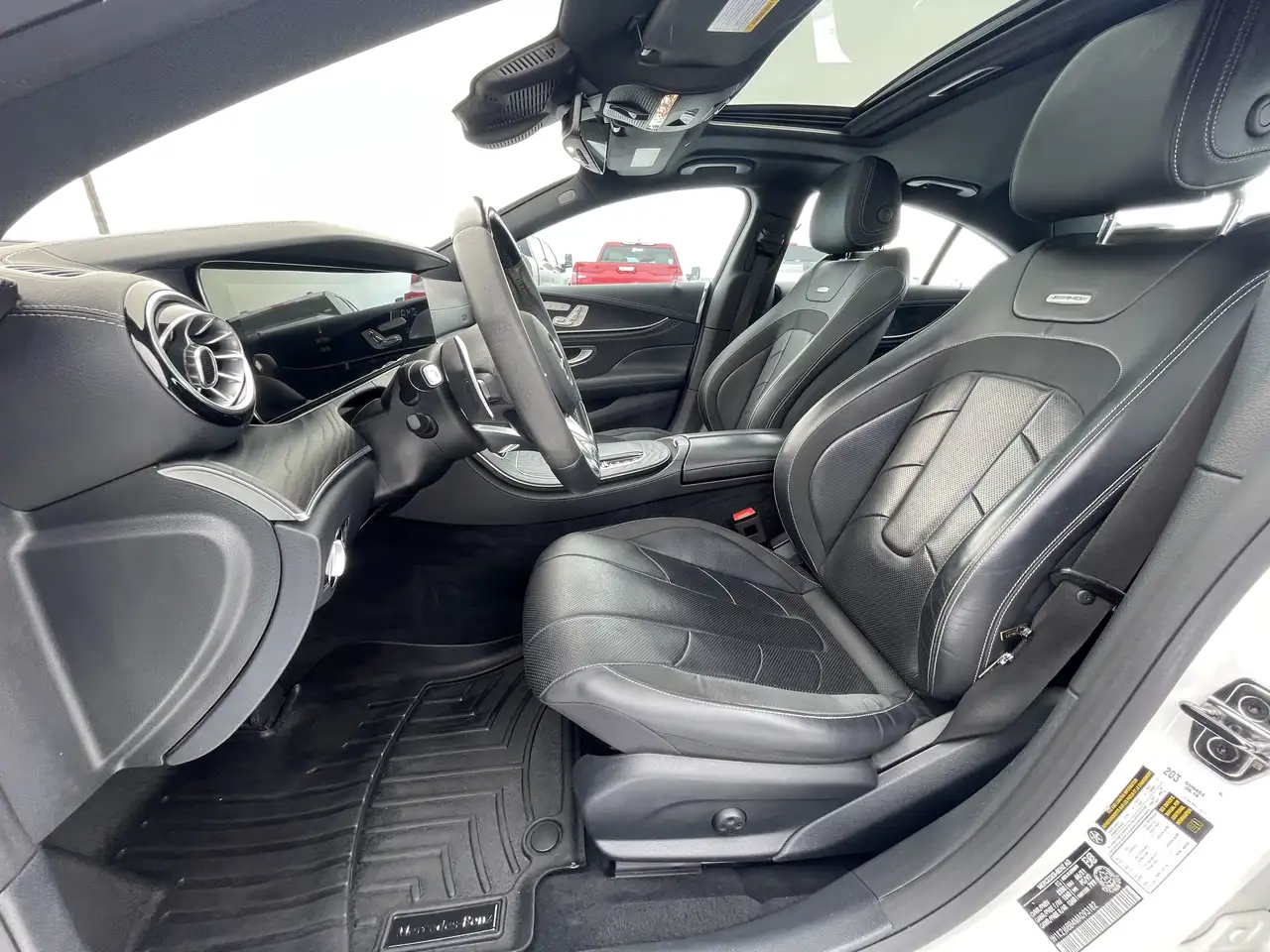 Mercedes-Benz CLS снимка Mercedes-Benz CLS
