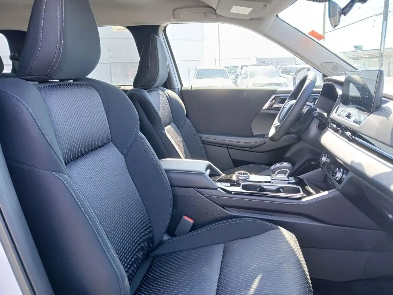 Mitsubishi Outlander снимка Mitsubishi Outlander