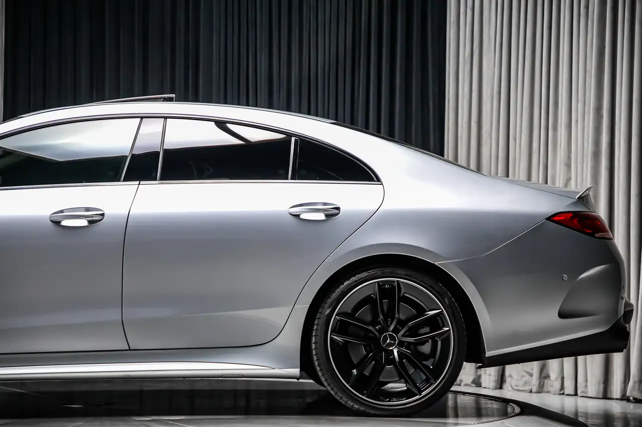 Mercedes-Benz CLS снимка Mercedes-Benz CLS